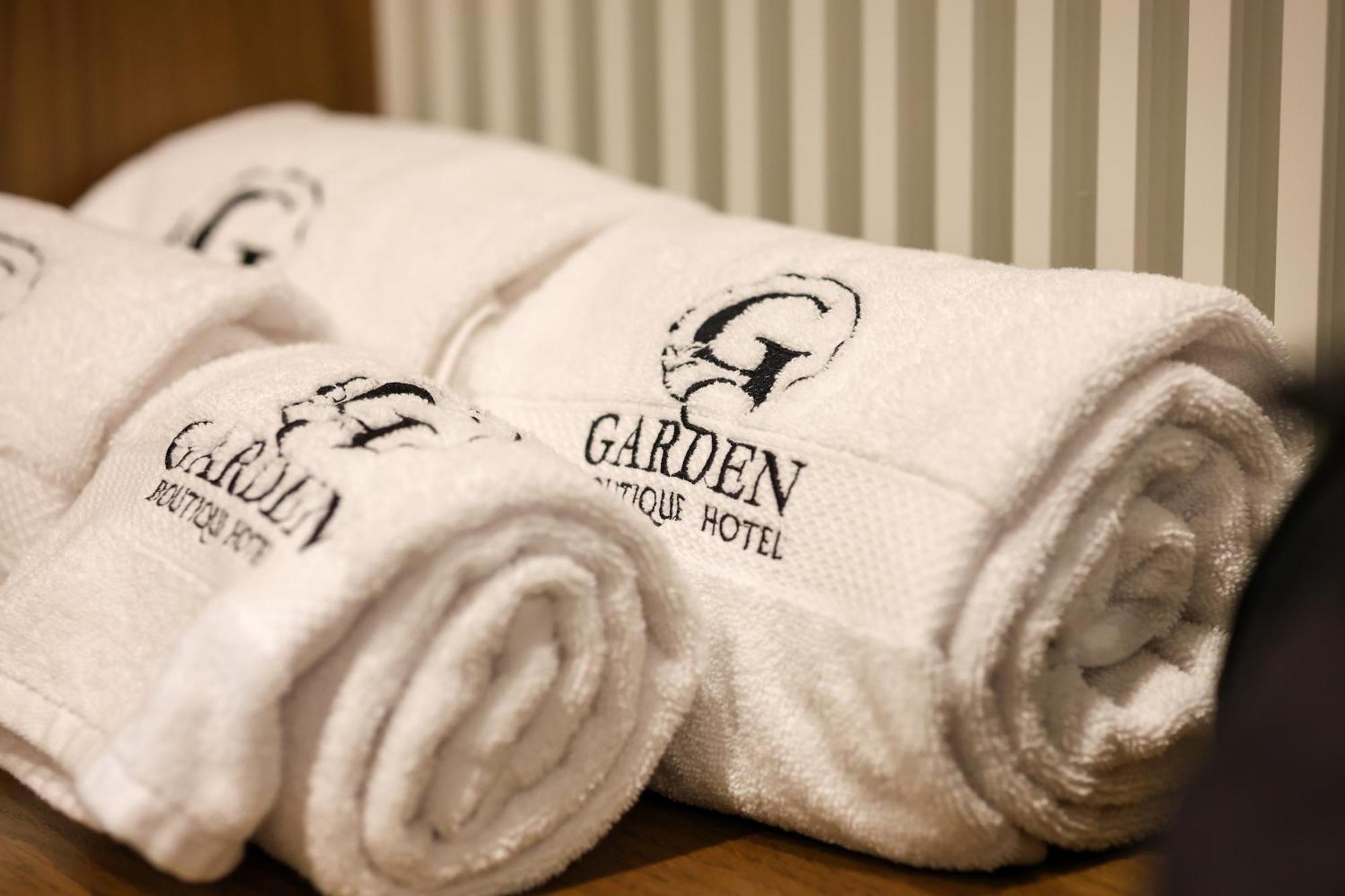 Garden Boutique Hotel Тирана Екстер'єр фото