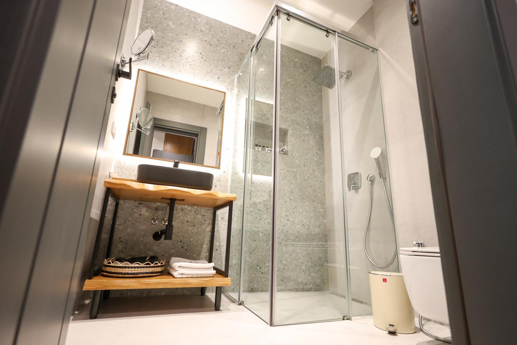 Garden Boutique Hotel Тирана Екстер'єр фото