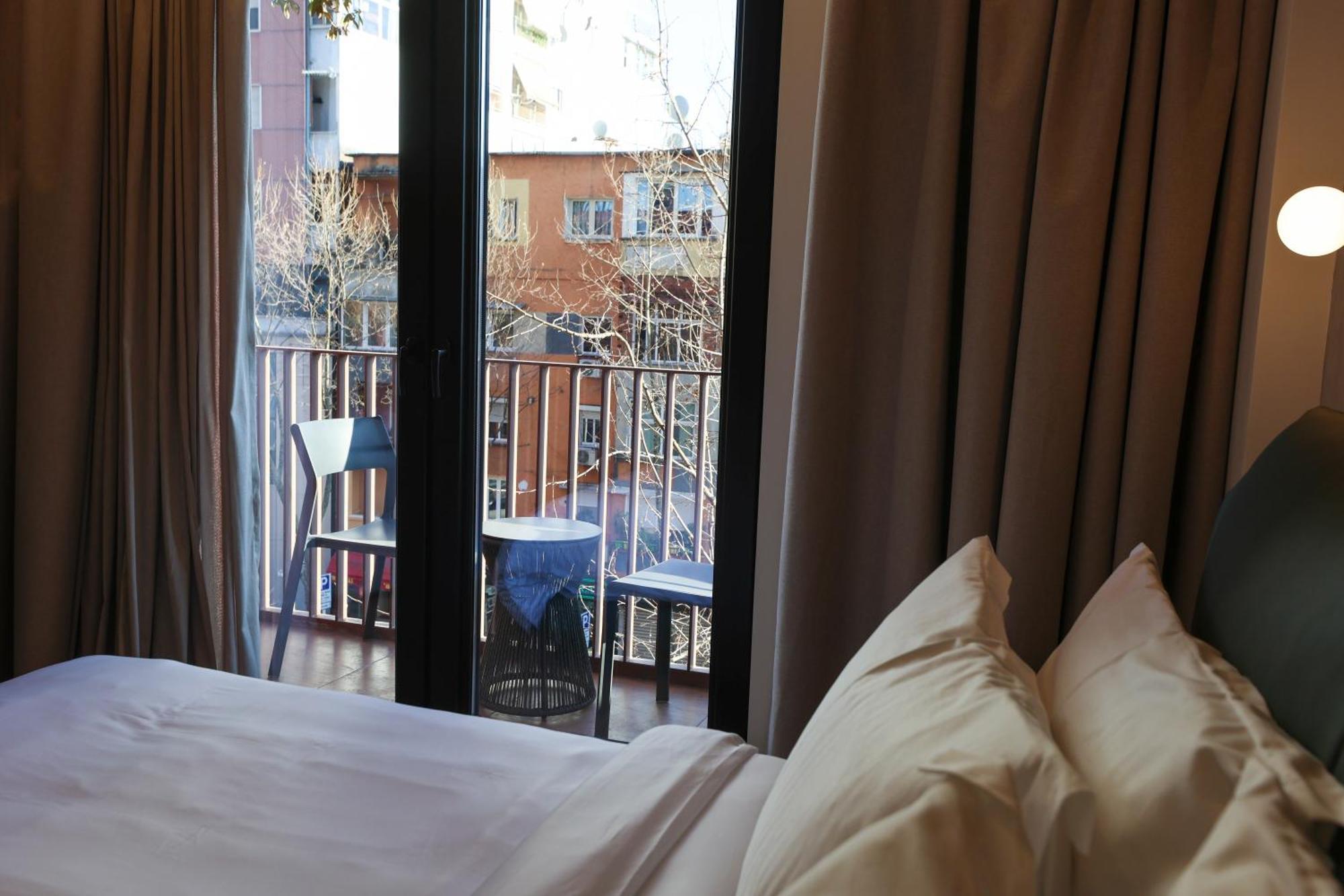 Garden Boutique Hotel Тирана Екстер'єр фото