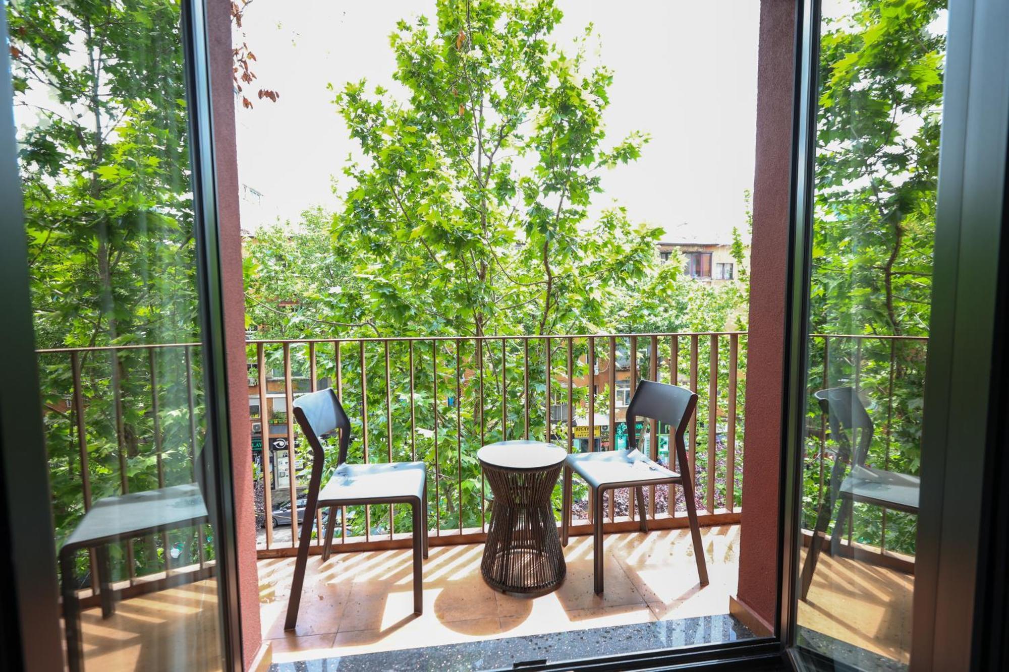 Garden Boutique Hotel Тирана Екстер'єр фото