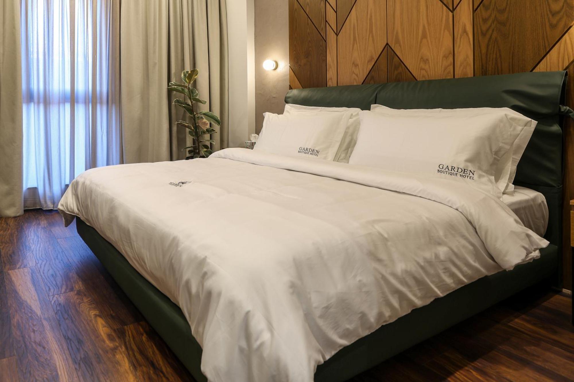 Garden Boutique Hotel Тирана Екстер'єр фото